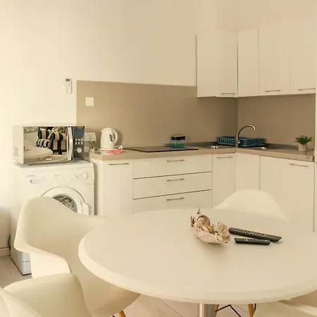 Iprime Guest house *